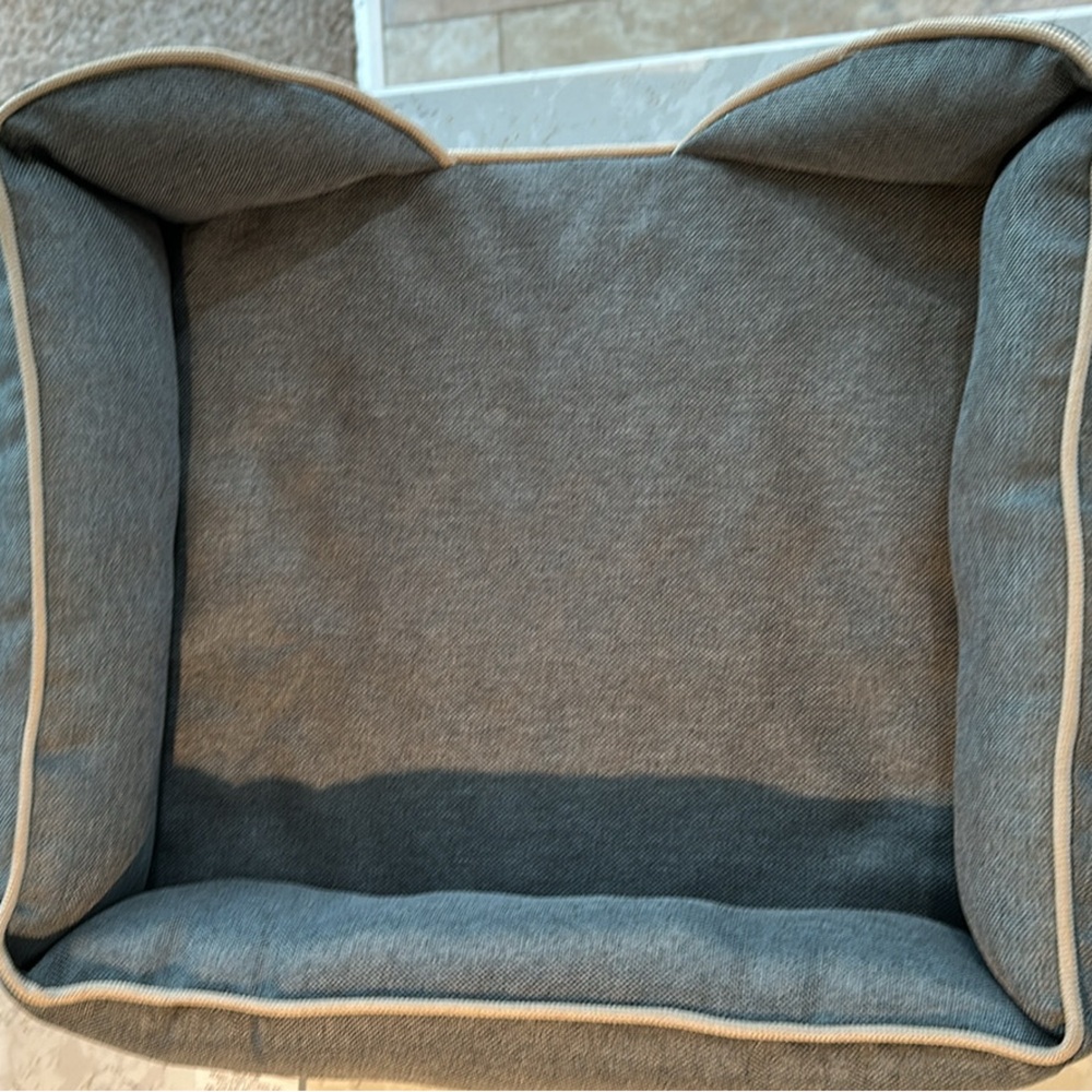 Cozy Gray Pet Bed